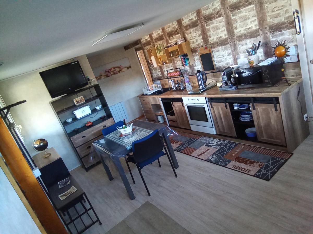Logement De Charme Coinches Екстериор снимка