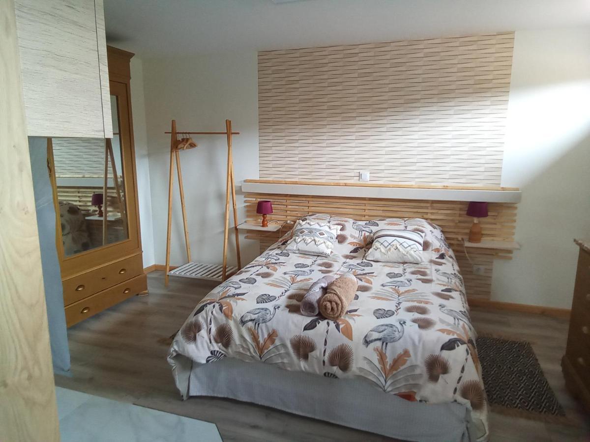 Logement De Charme Coinches Екстериор снимка