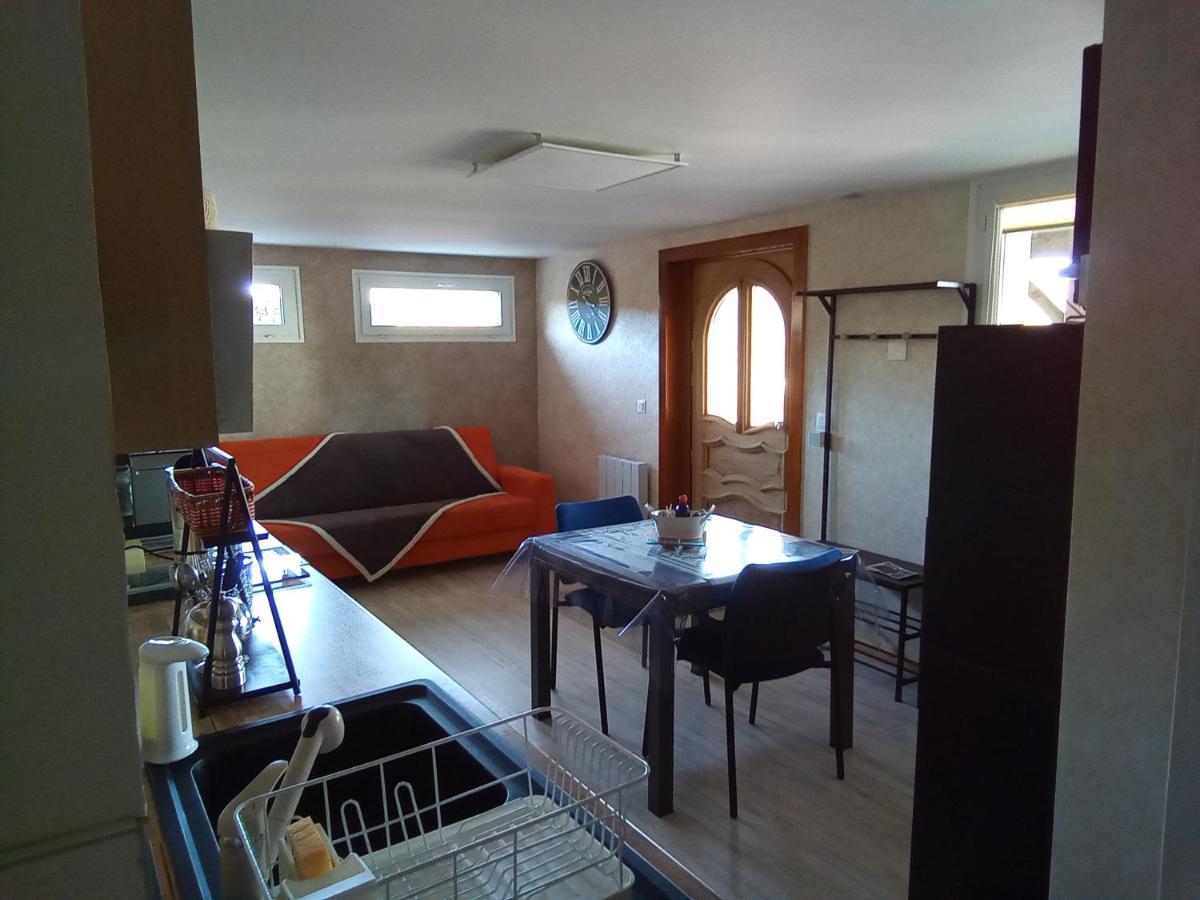 Logement De Charme Coinches Екстериор снимка
